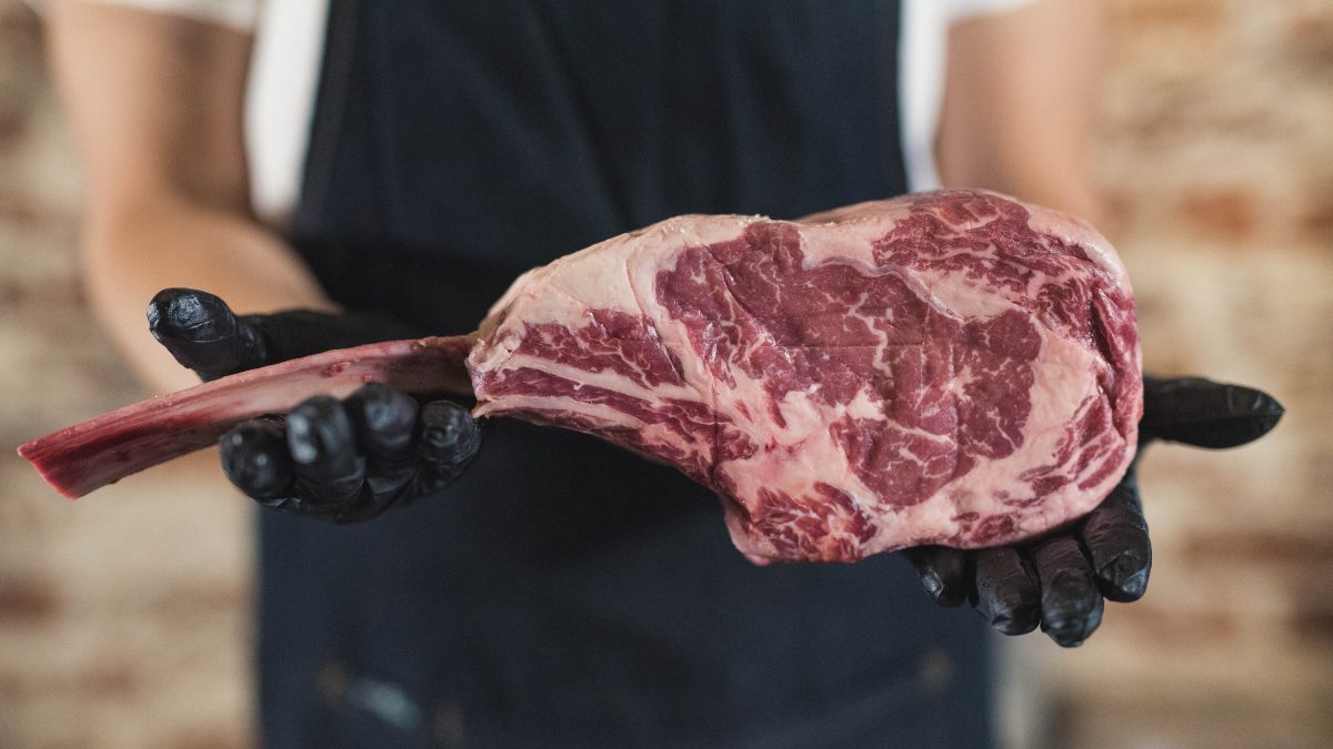 Halal Black Angus Tomahawk Steak BMS+5